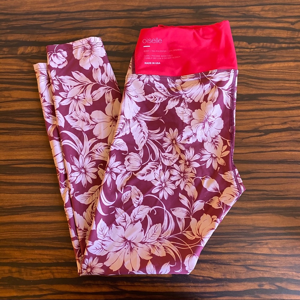 Oiselle Fighting Floral Spandos Capris - M